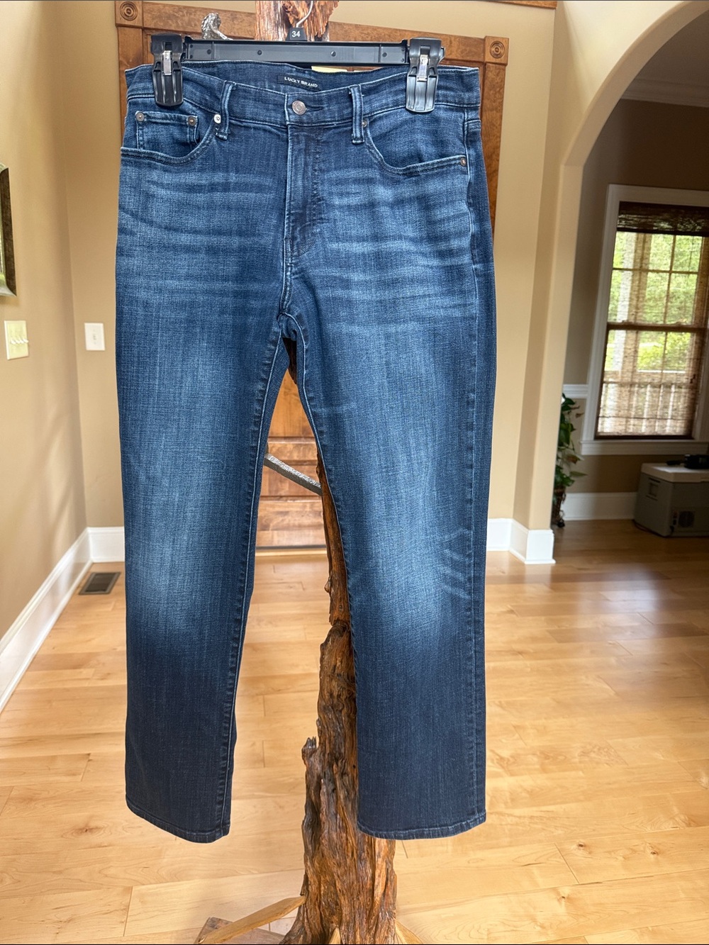 Lucky Brand Men Straight Jeans in Medium-Dark Blue Wash